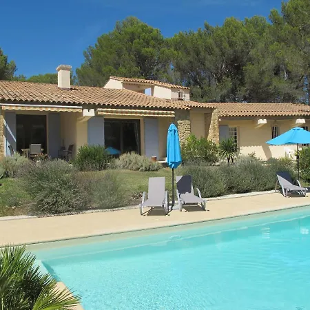 L'oustau De Bigatie Bed & Breakfast